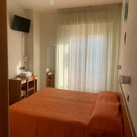 Tosca Hotel *